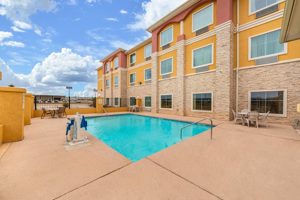 Residency Suites Cotulla - photo 28