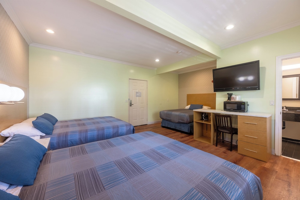 Hollywood City Inn - photo 27