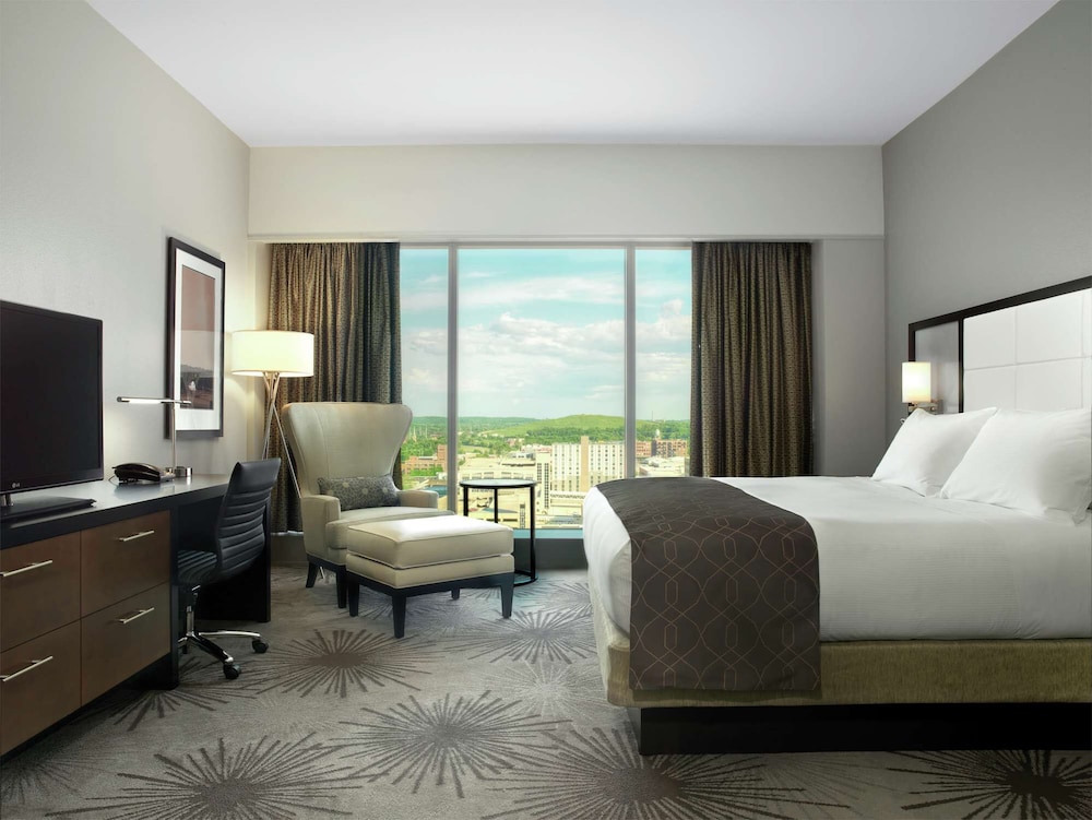 Doubletree by Hilton Cedar Rapids Convention Complex - photo 42