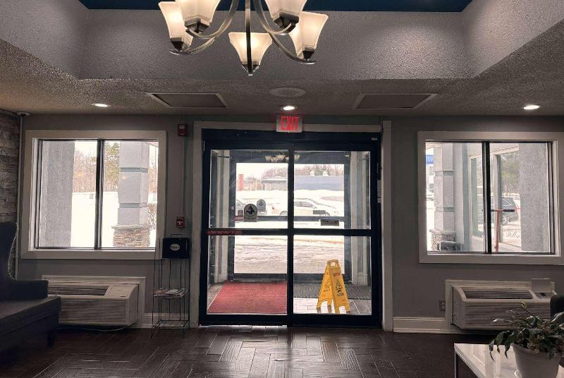 Days Inn by Wyndham Muskegon - photo 13