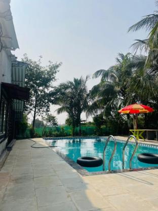 Gulab Farm in Karjat, India