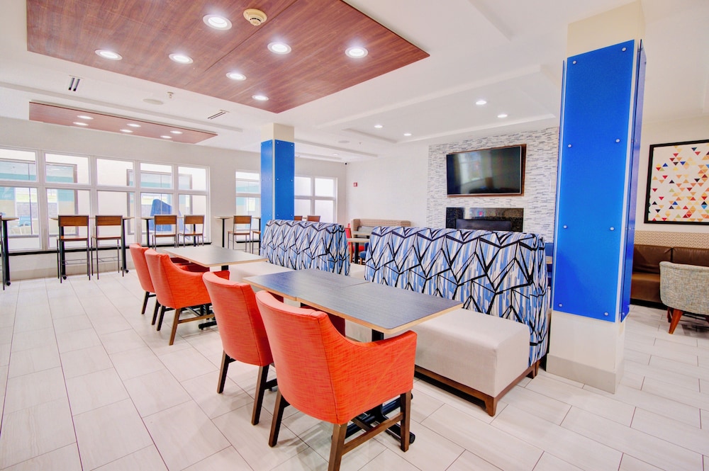 Holiday Inn Express Hotel & Suites Chester by IHG - carbon neutral hotel in Chester