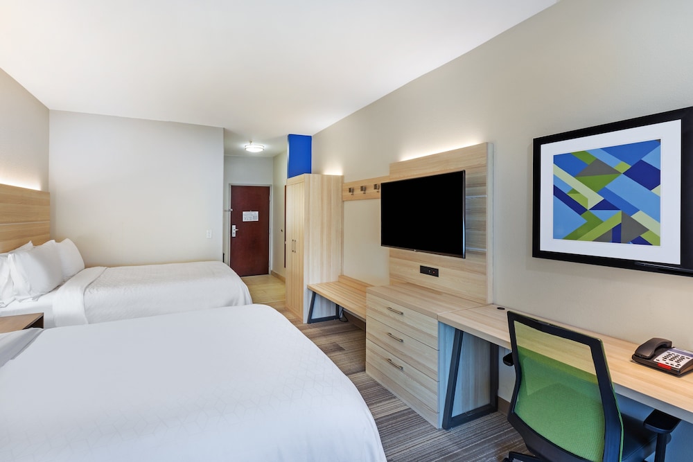 Holiday Inn Express Hotel & Suites Vidor South - photo 7