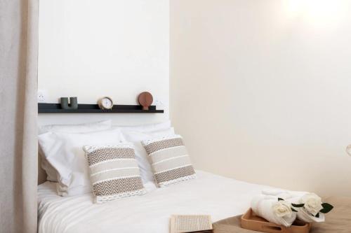 Le Lotus Parking Public Gratuit Wifi Haut Debit Proche Autoroute Gare & Centre Ville in Macon, France