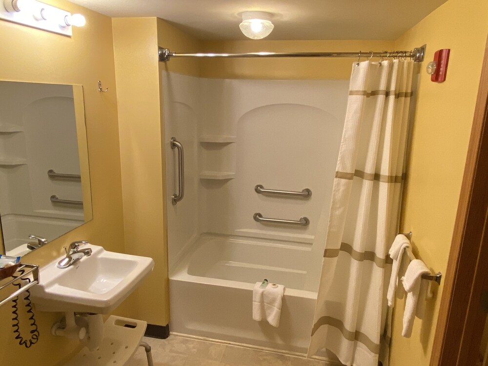 Regal Inn Coffeyville - photo 20