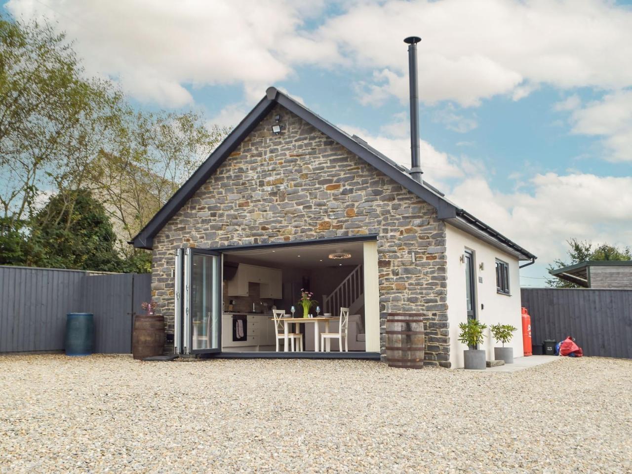 Brook View Cottage — Narberth — photo 2
