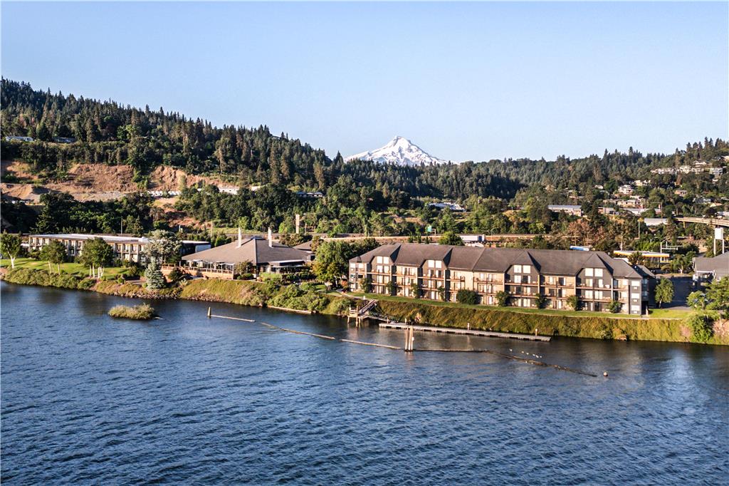 Best Western Plus Hood River Inn - carbon neutral hotel in Hood River
