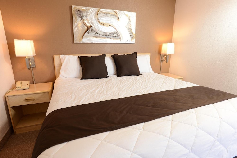 Burlington Inn - photo 17