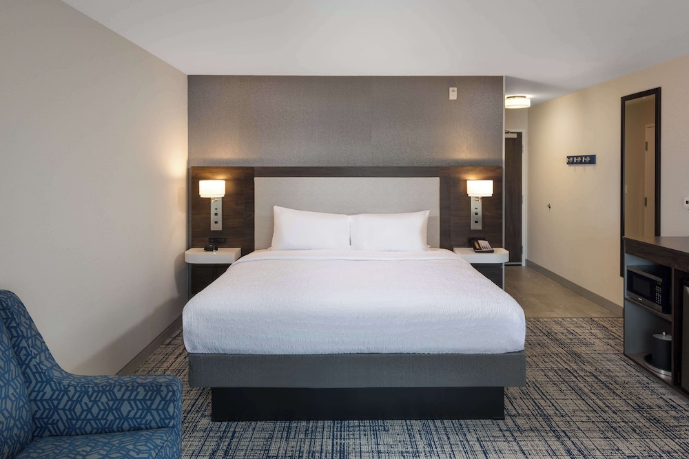 Hampton Inn & Suites Manteca - photo 5