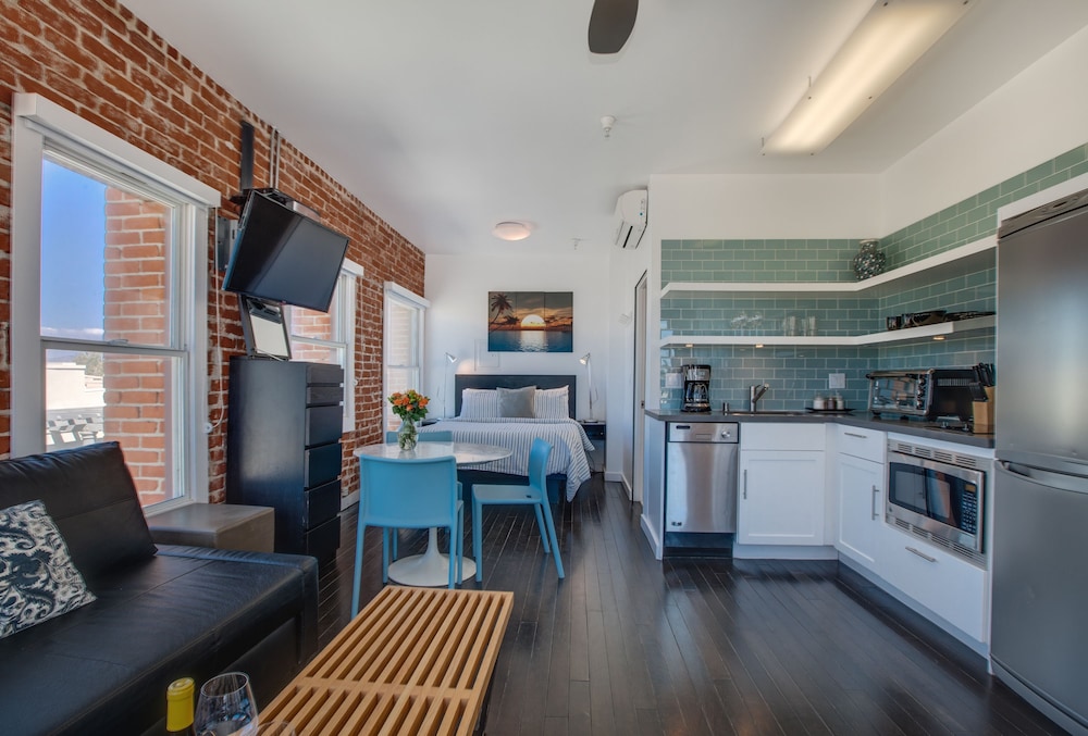 Venice Breeze Suites - photo 9