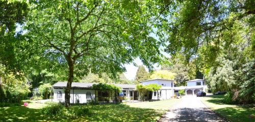 TePopo Gardens Rural Retreat — 4-Star Luxury Hotel in Wanaka, New Zealand