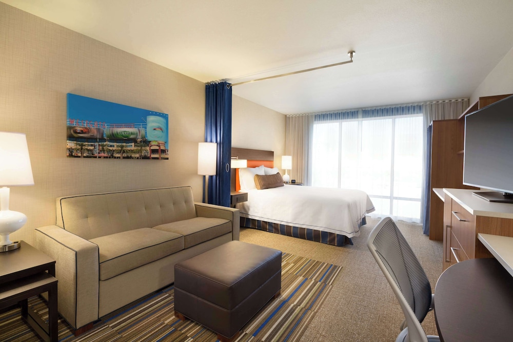 Home2 Suites by Hilton Glendale Westgate - photo 13