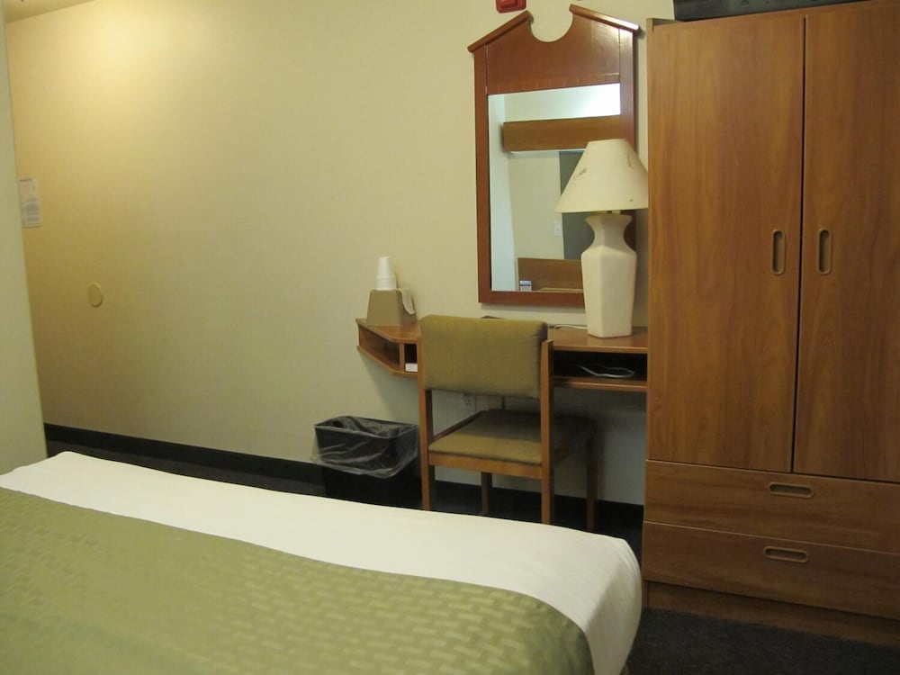 Microtel Inn & Suites by Wyndham Eagle River Anchorage Area - photo 15