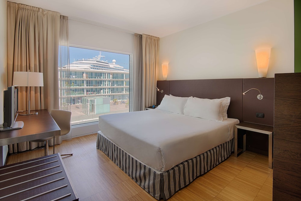 NH Savona Darsena — 4-Star Luxury Hotel in Savona, Italy