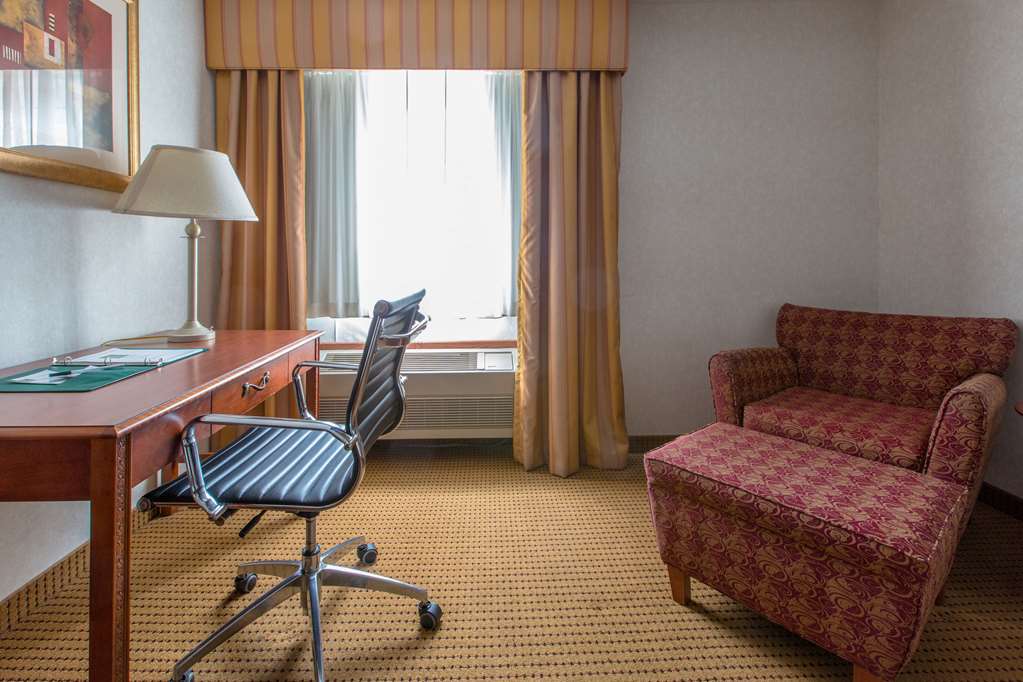 Quality Inn & Suites University - photo 24