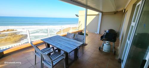 Silhouette 36 Sleeps 6 — 4-Star Luxury Hotel in Margate, South Africa