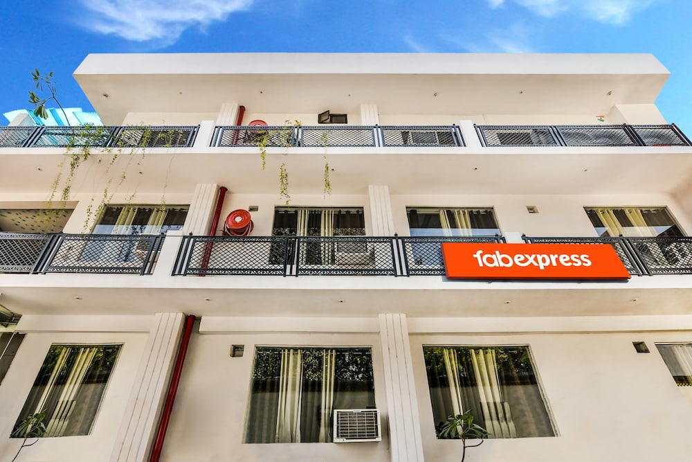 FabHotel Rajput - carbon neutral hotel in Lucknow