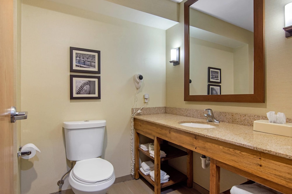 City Express by Marriott Milford Cooperstown - photo 26