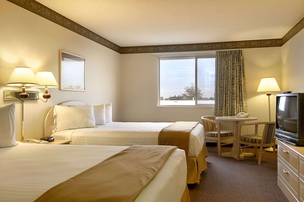 Holiday Inn Express Redding North by IHG - photo 21