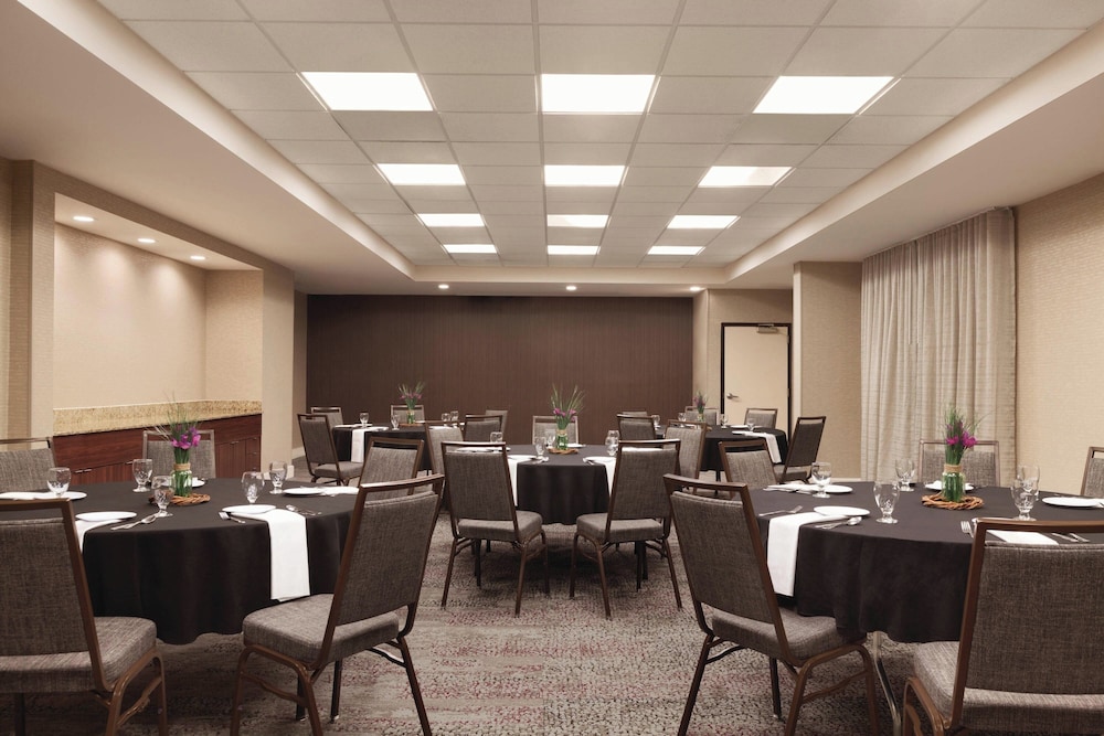 Courtyard by Marriott Charlotte Airport North - photo 27