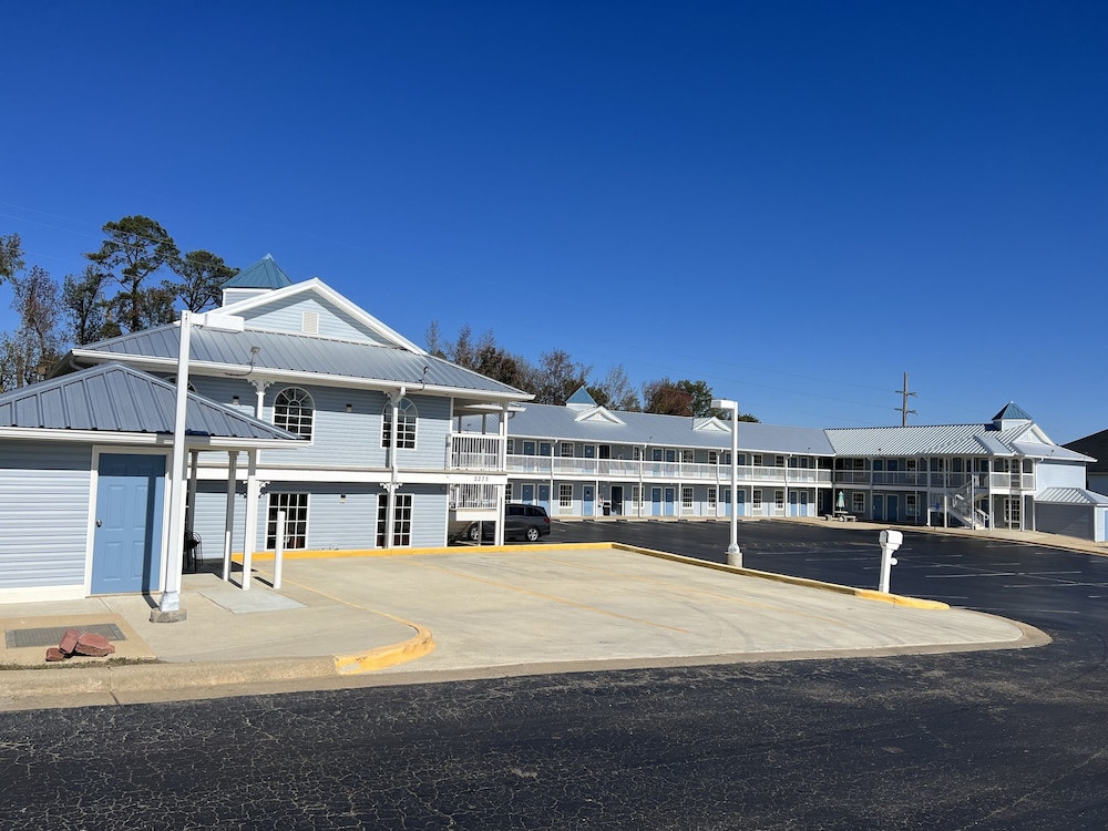 Key West Inn Millbrook - featured photo