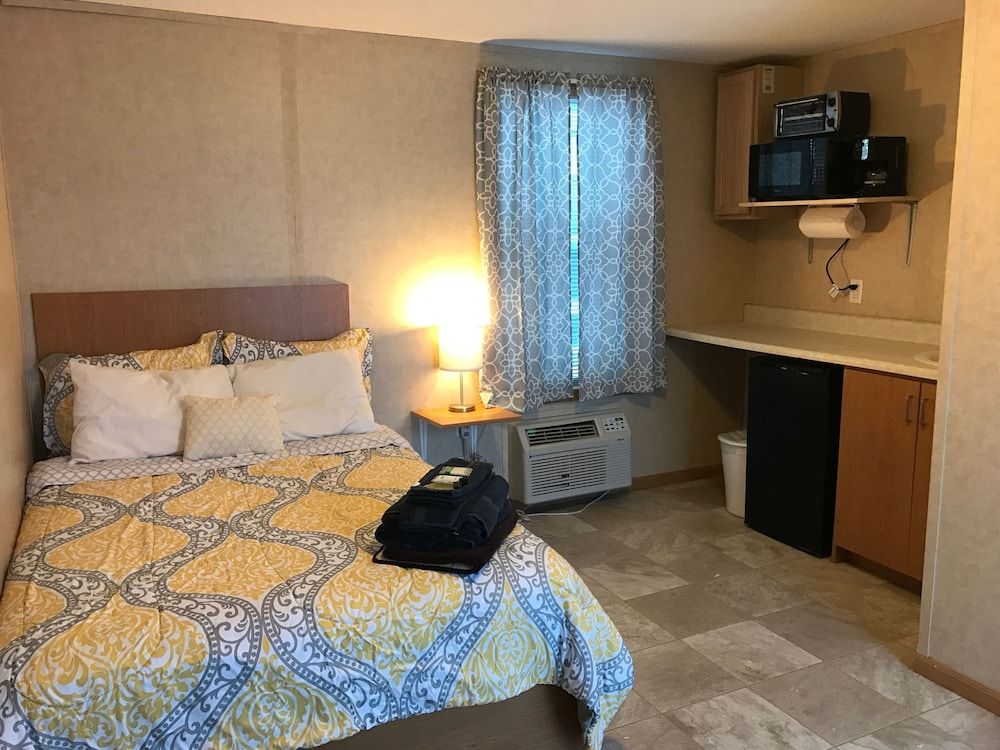 The Dakotan Motel - photo 6