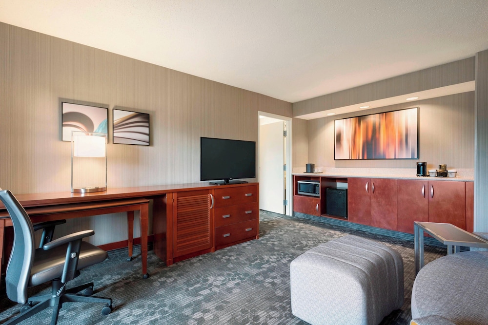 Courtyard by Marriott Akron Fairlawn - photo 11