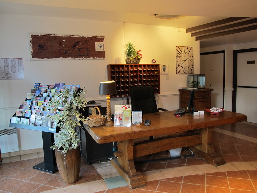 Adonis Mouans sartoux L'Albatros — hotel in Mouans-Sartoux
