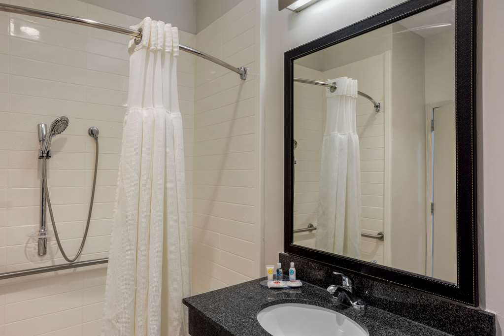Comfort Inn & Suites Mt. Laurel Philadelphia - photo 17