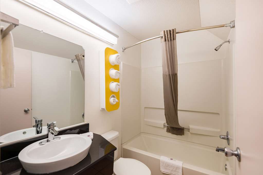 Motel 6 Olathe KS - photo 14