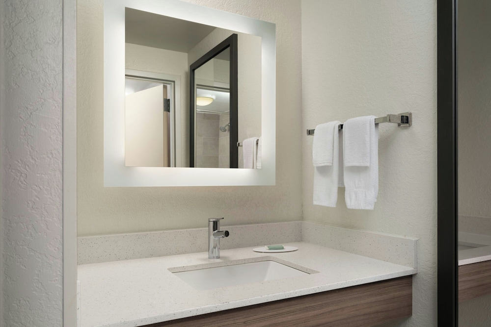 SpringHill Suites by Marriott Fort Myers Airport - photo 7