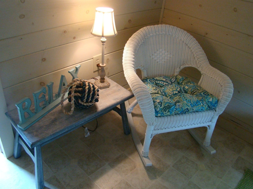 Bay Leaf Cottages & Bistro - photo 33