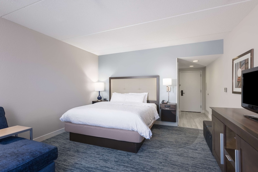 Hampton Inn Mount Airy - photo 23