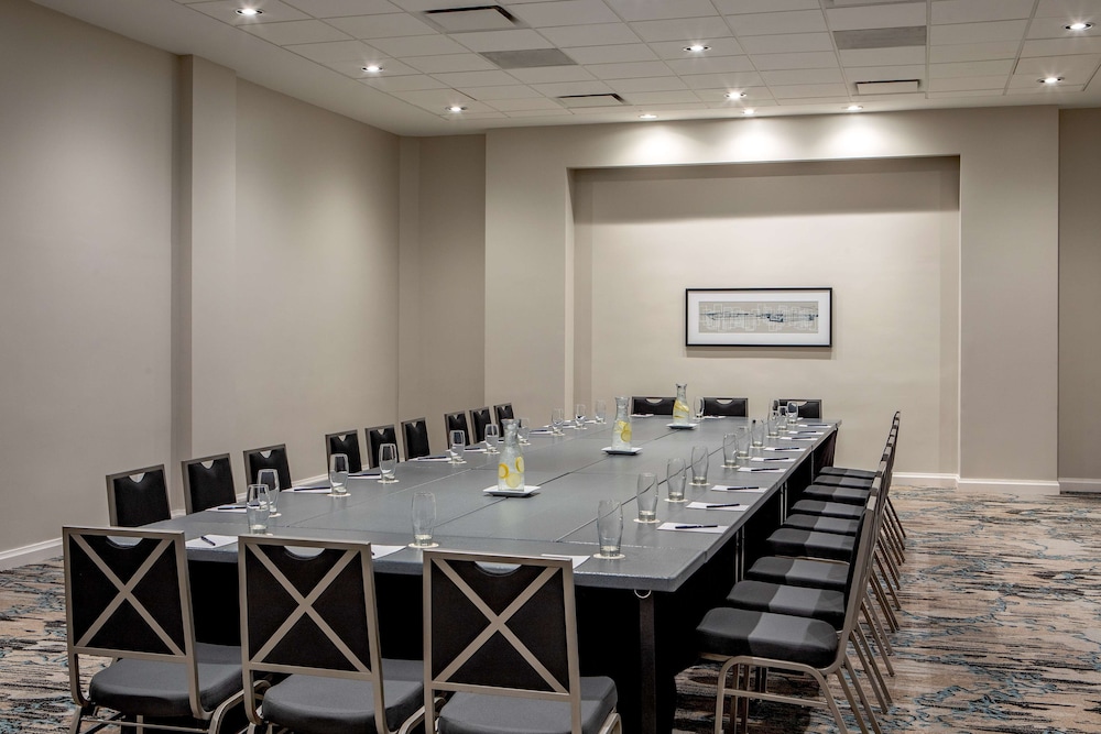 DoubleTree by Hilton Chicago North Shore Conference Center - photo 47