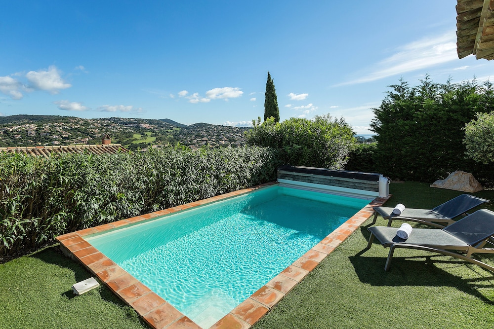 Madame Vacances Les Restanques du Carré Beauchêne in Sainte-Maxime, France