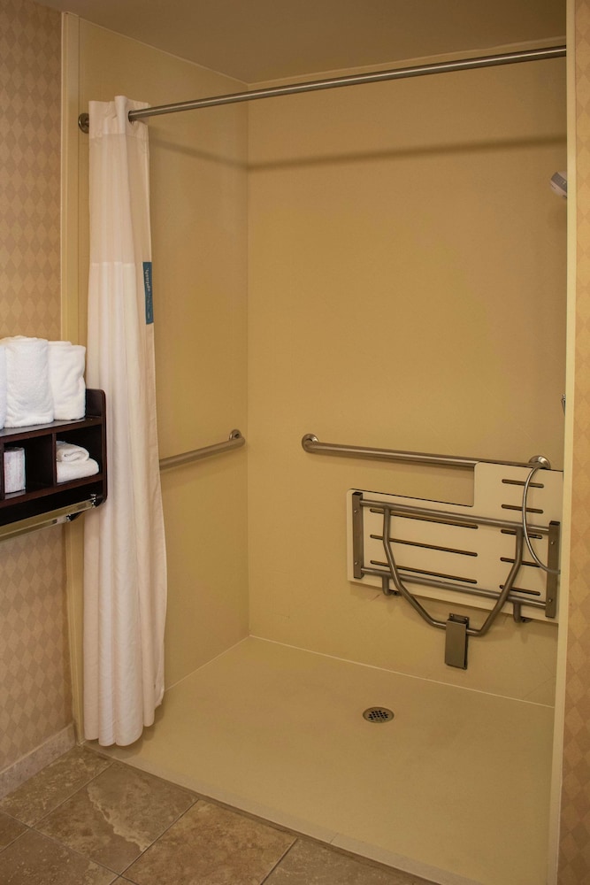 Hampton Inn & Suites Knoxville North I 75 - photo 49
