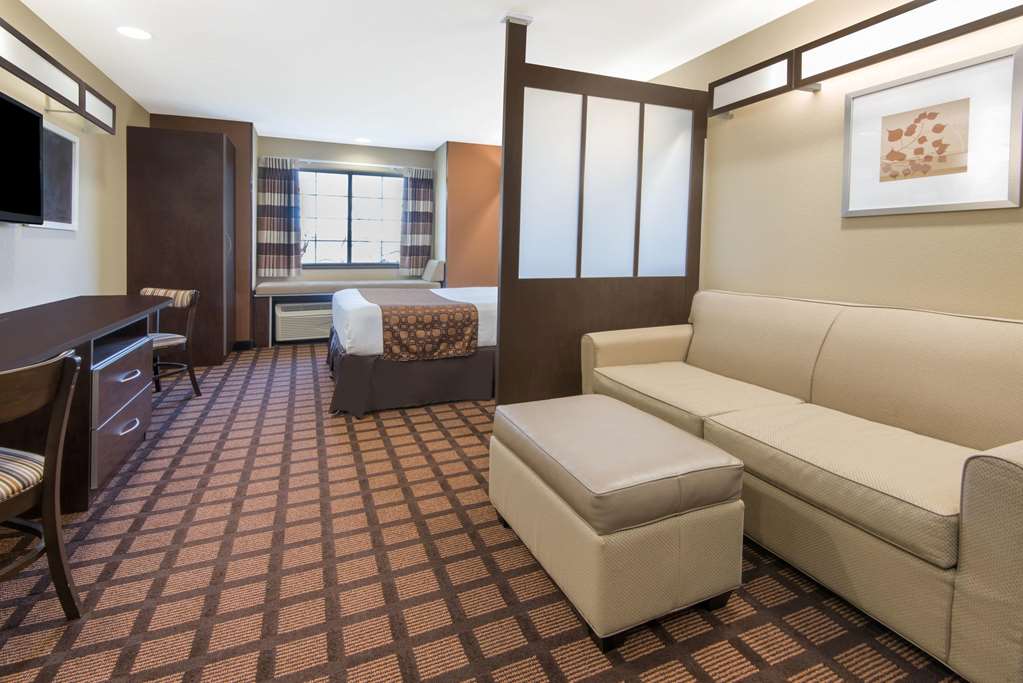 Microtel Inn & Suites by Wyndham North Canton - photo 10