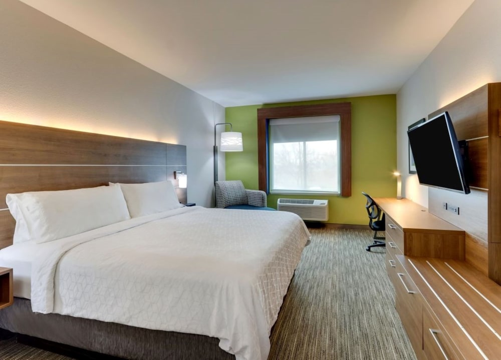 Holiday Inn Express Hotel and Suites Mankato East by IHG - photo 28