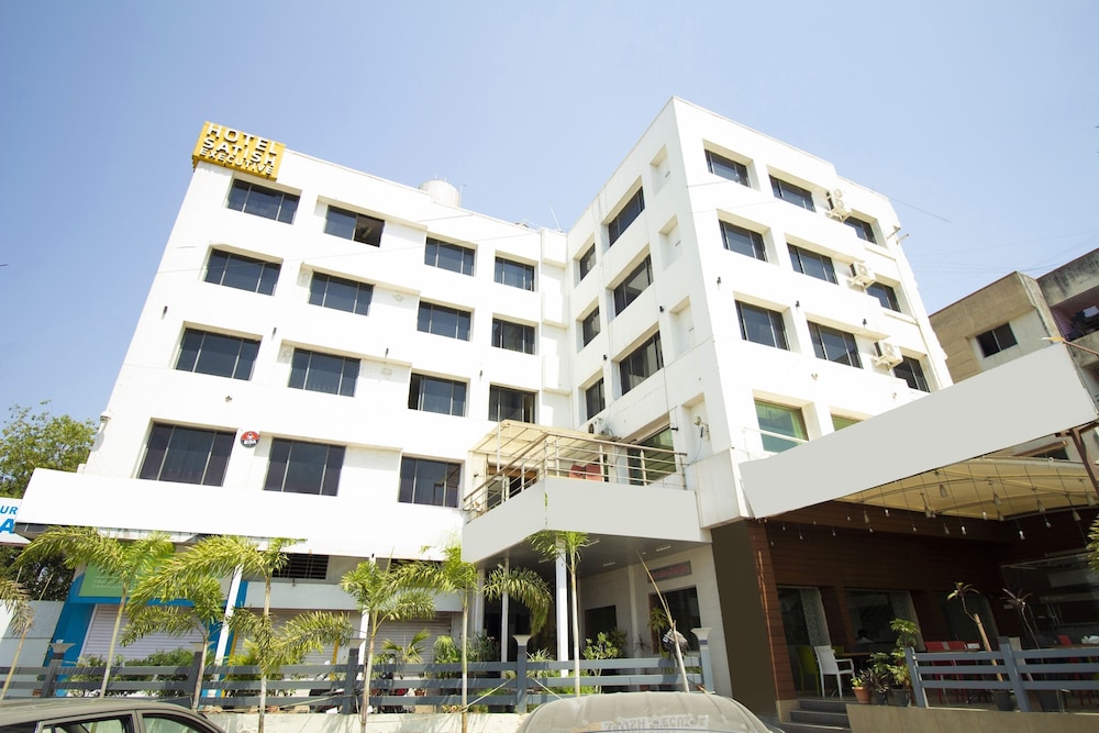 Capital O 40904 Hotel Satish Executive in Pune, India