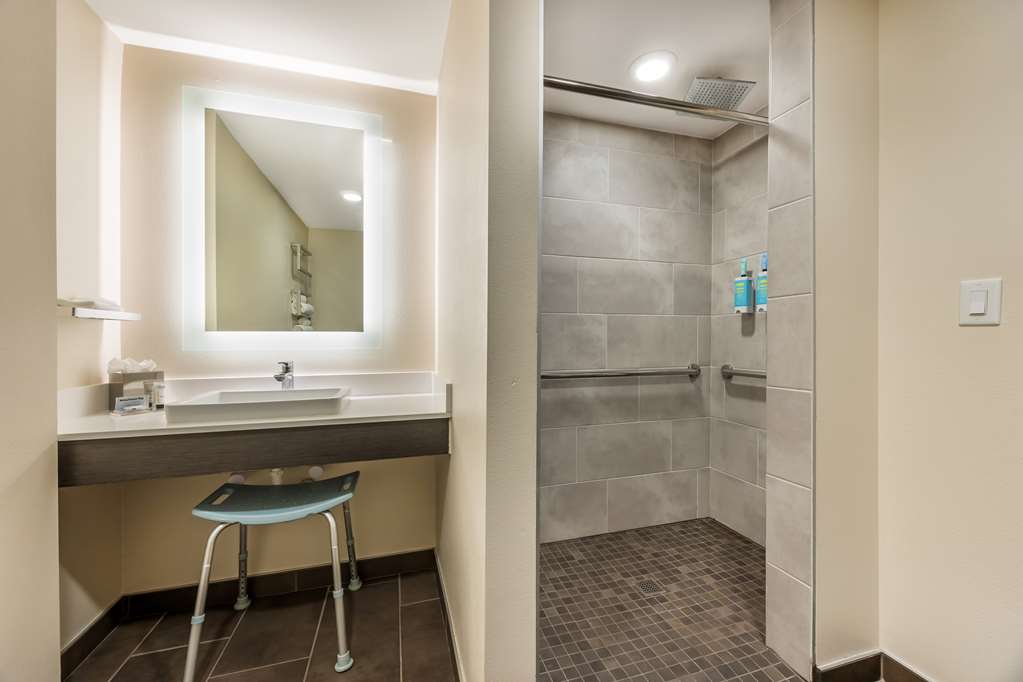 Vīb Best Western Springfield - photo 44
