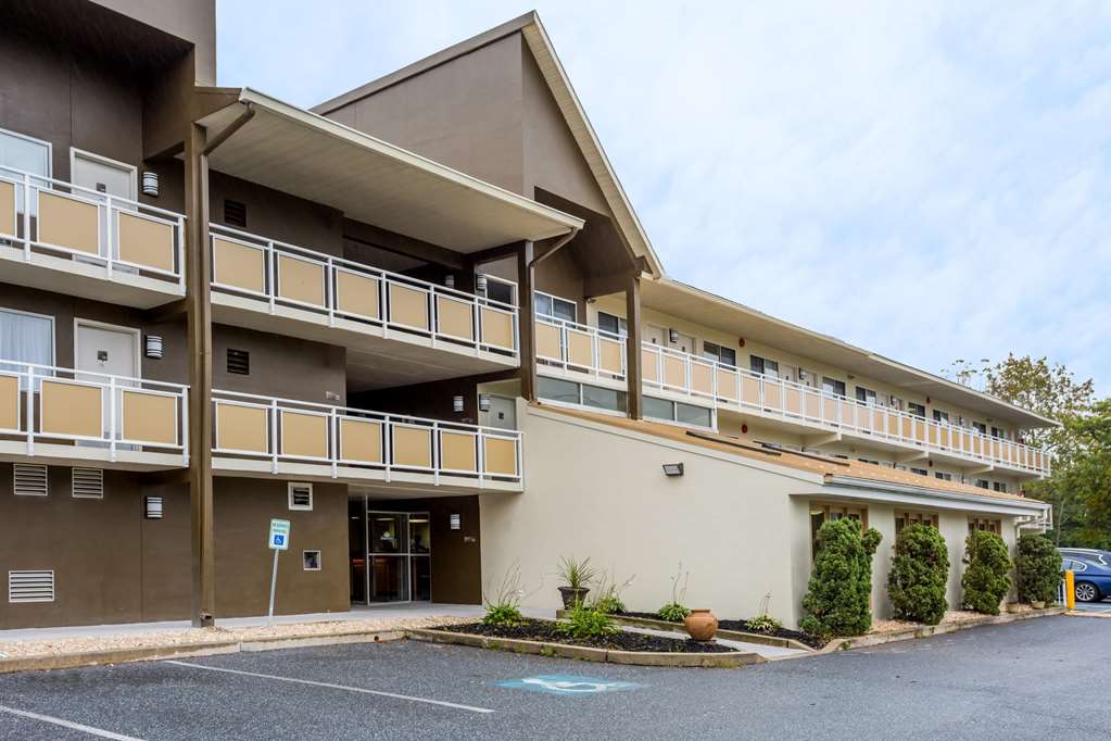 Days Inn by Wyndham Harrisburg North - featured photo