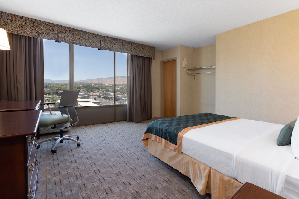 Ramada by Wyndham Reno Hotel and Casino - photo 10