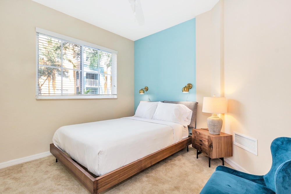 Dharma Home Suites South Miami at Red Road Commons - photo 5