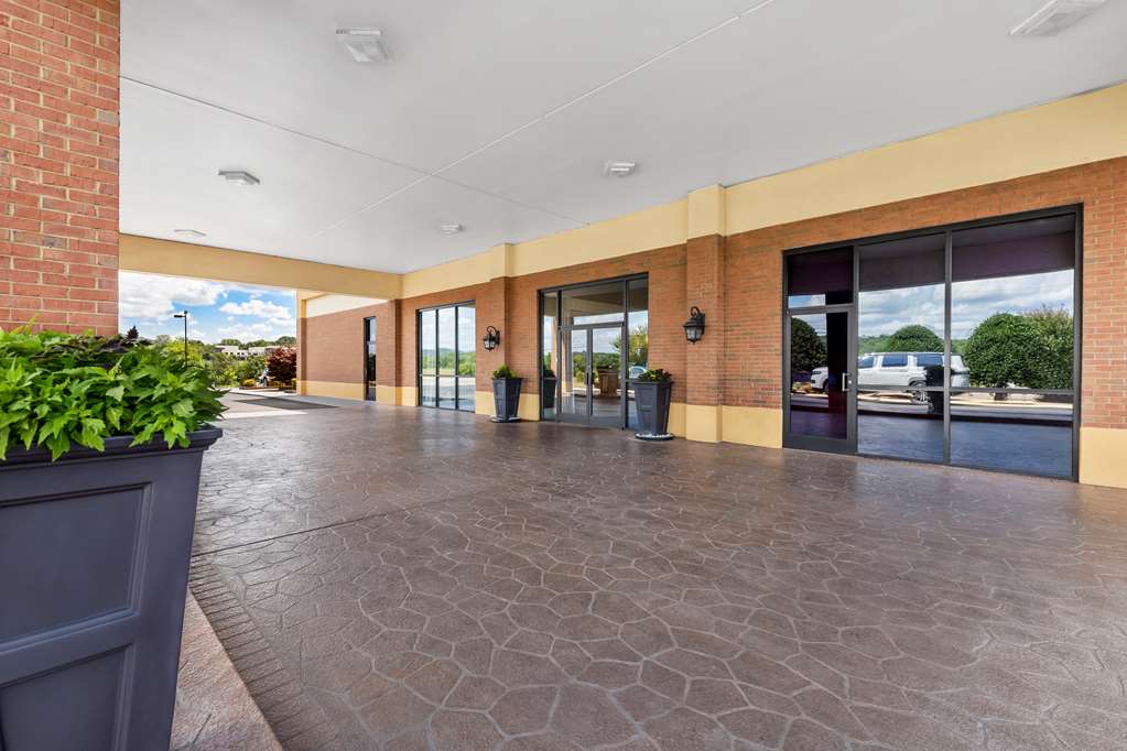 Best Western Fayetteville Inn - photo 19