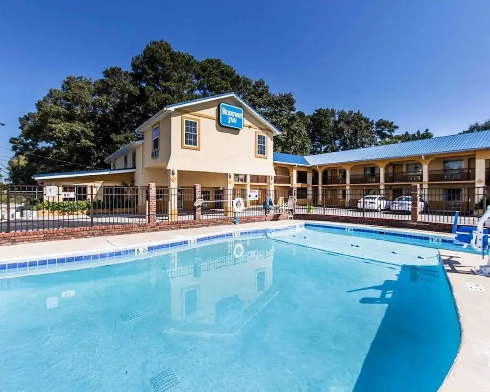 Days Inn By Wyndham Calhoun Ga I 75 And Us 41 — Calhoun