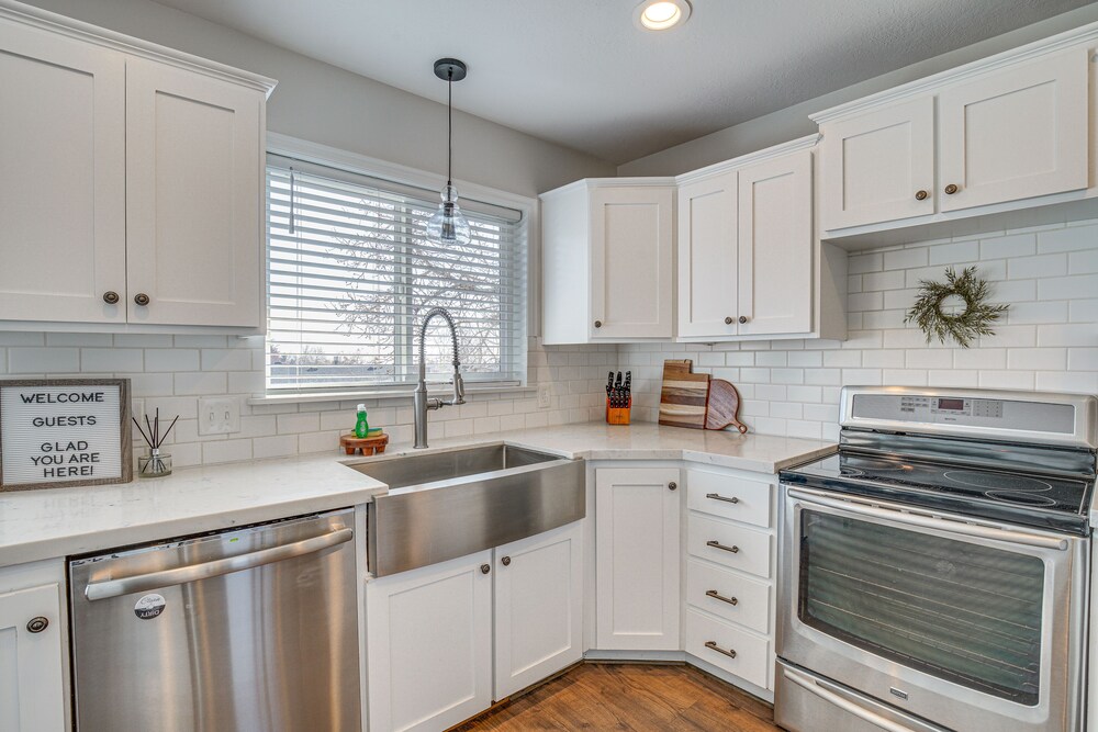 Stylish Orem Retreat w Deck Near BYU & Uvu — Orem — photo 4