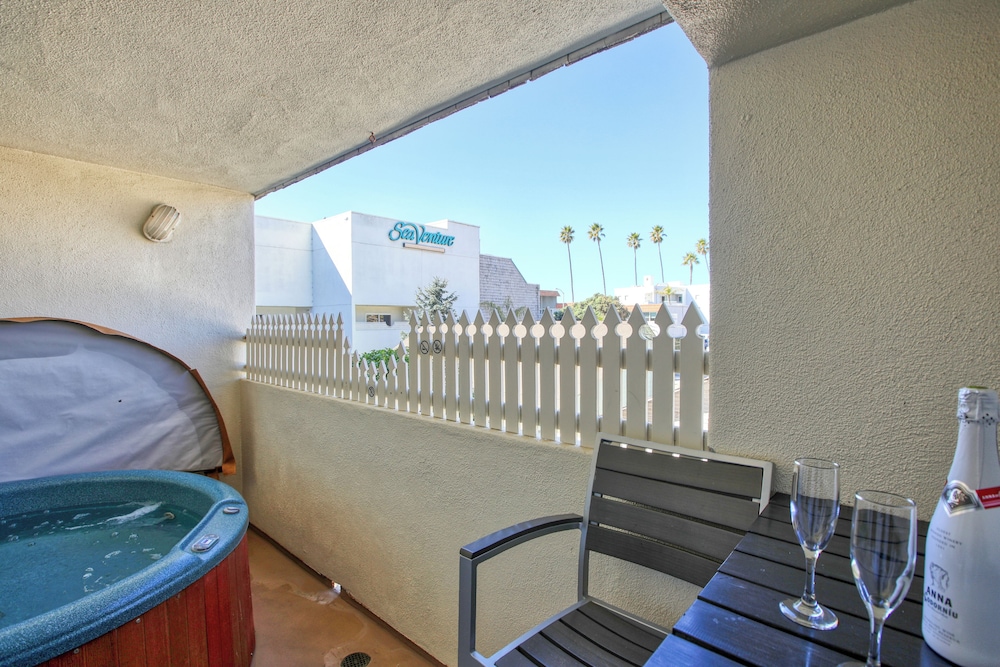 SeaVenture Beach Hotel - photo 10