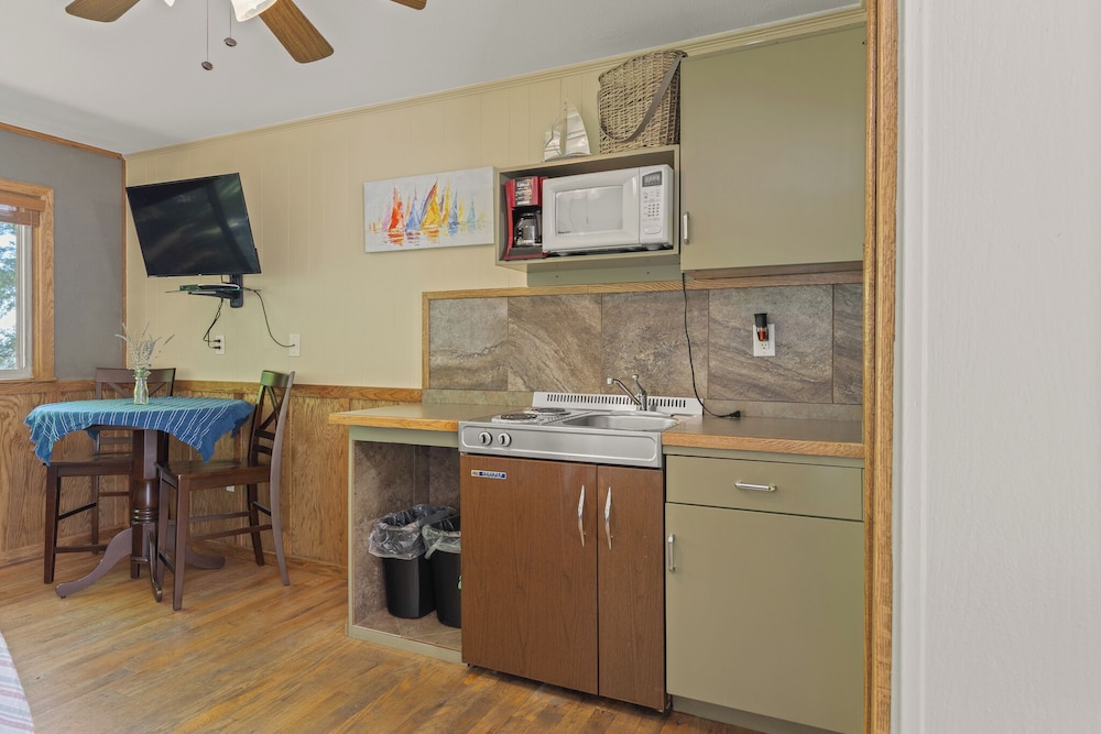 Beaver Lakeview Resort - photo 7