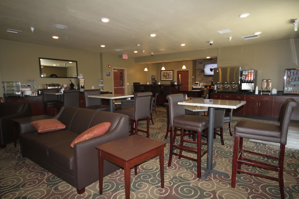 Cobblestone Hotel & Suites Devils Lake - photo 35