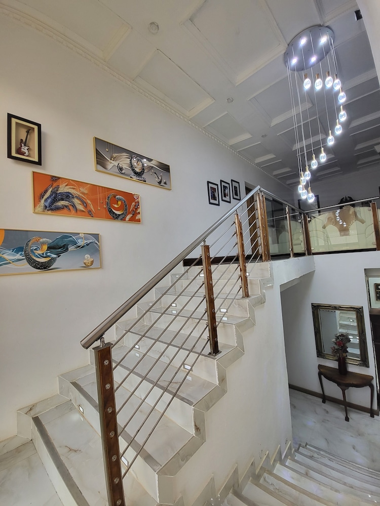 Luxe Ponte Inn - last minute hotel in Unknown City